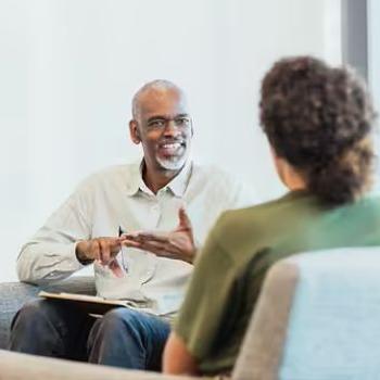 A Patelco member chats with a financial advisor.